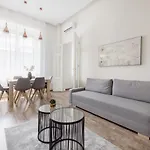 Acacia Apartment