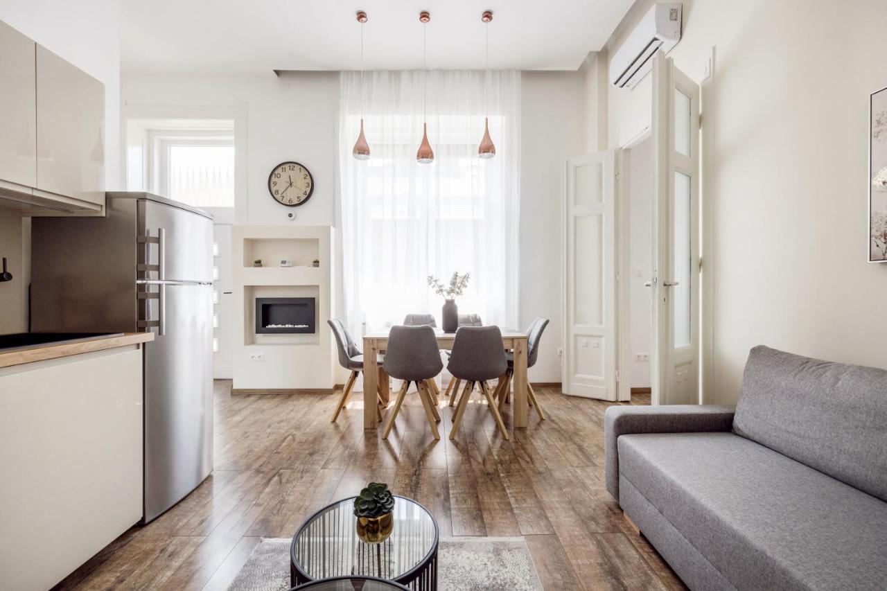Acacia Apartment *